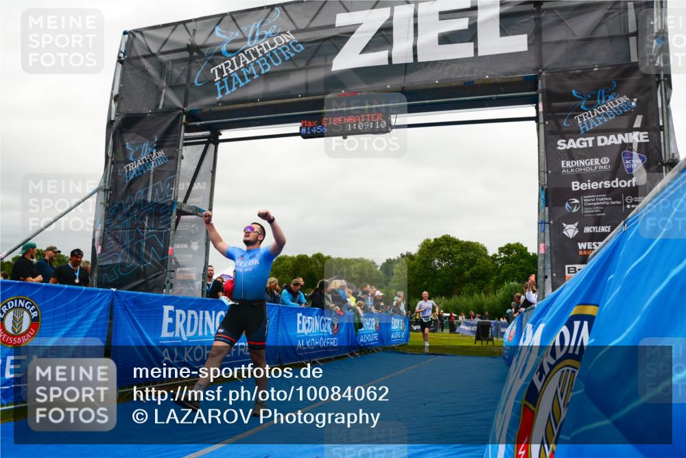 30.08.2026 - Elbe Triathlon Hamburg LAZAROV Photography http://msf.ph/oto/10084062 30.08.2026 11:39:29 Ziel 926, 992 meine-sportfotos.de