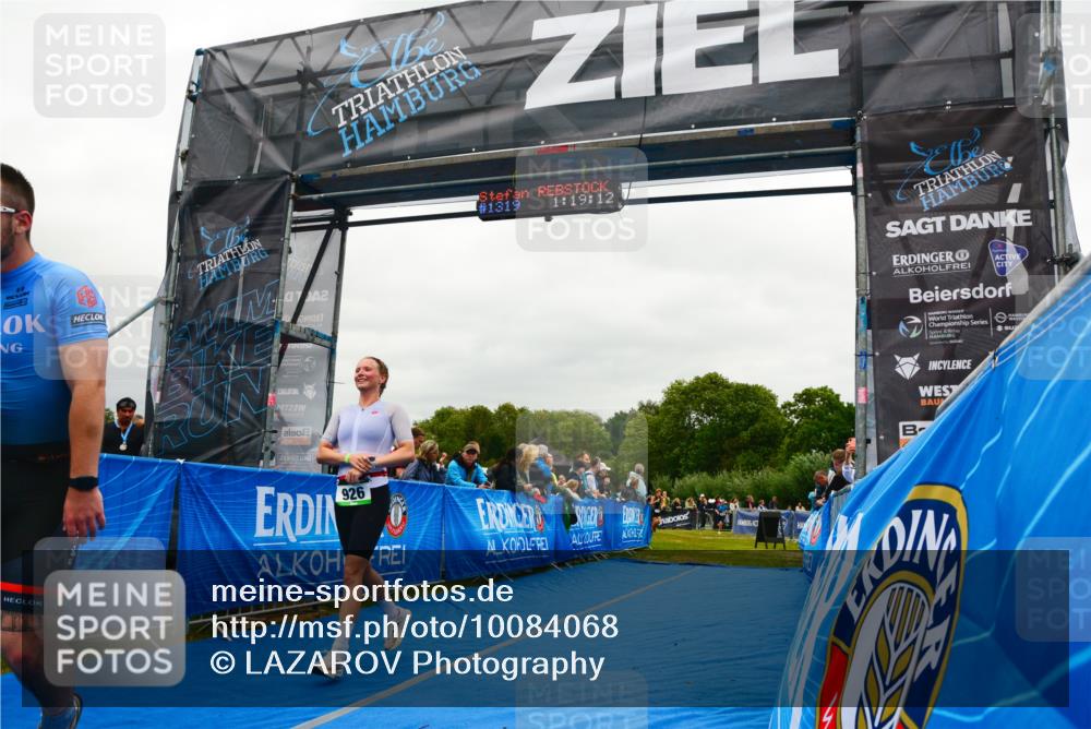 30.08.2026 - Elbe Triathlon Hamburg LAZAROV Photography http://msf.ph/oto/10084068 30.08.2026 11:39:32 Ziel 926, 979, 992 meine-sportfotos.de