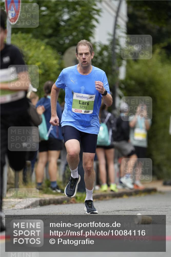 30.08.2026 - Blankeneser Heldenlauf Patografie http://msf.ph/oto/10084116 30.08.2026 10:22:30 Ziel 5034, 5039, 5230, 5362 meine-sportfotos.de