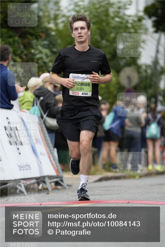 30.08.2026 - Blankeneser Heldenlauf Patografie http://msf.ph/oto/10084143 30.08.2026 10:22:46 Ziel 5187, 5229, 5399, 5613, 5645, 5868 meine-sportfotos.de