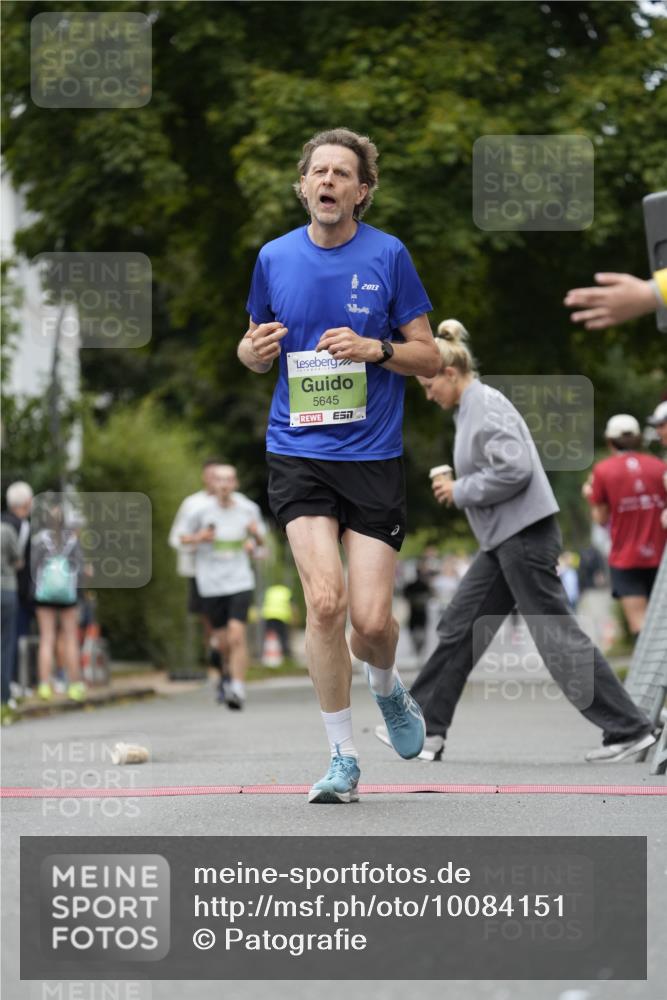 30.08.2026 - Blankeneser Heldenlauf Patografie http://msf.ph/oto/10084151 30.08.2026 10:22:50 Ziel 5187, 5229, 5645, 5868 meine-sportfotos.de