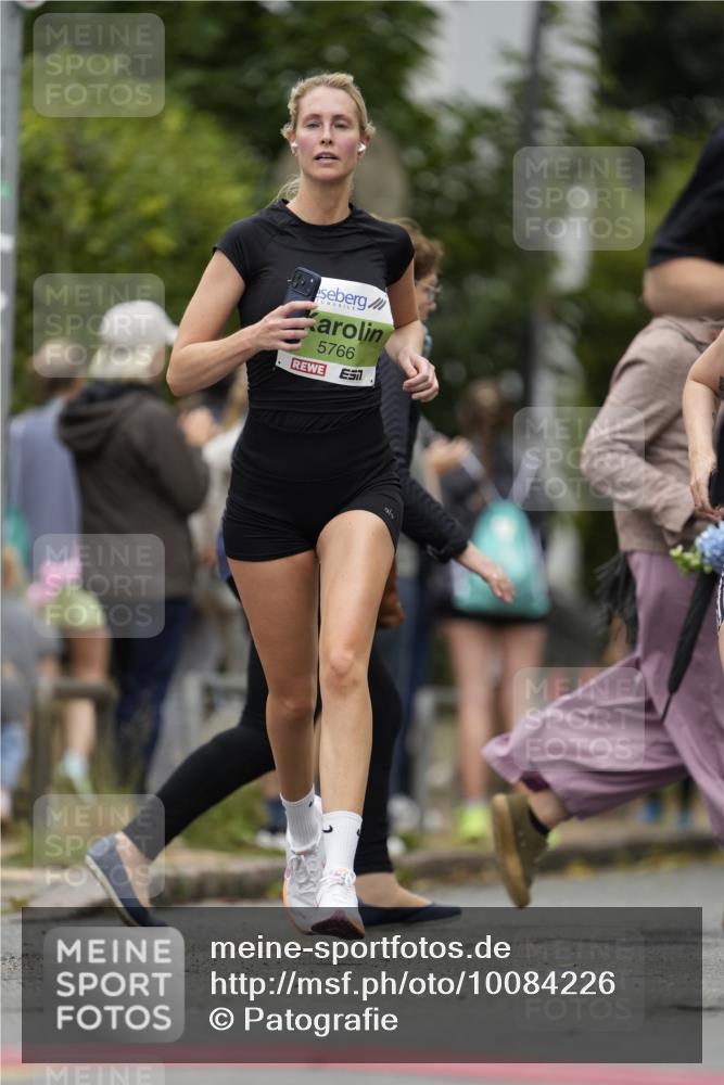 30.08.2026 - Blankeneser Heldenlauf Patografie http://msf.ph/oto/10084226 30.08.2026 10:23:41 Ziel 5095, 5196, 5300, 5762, 5766, 5767, 5769 meine-sportfotos.de