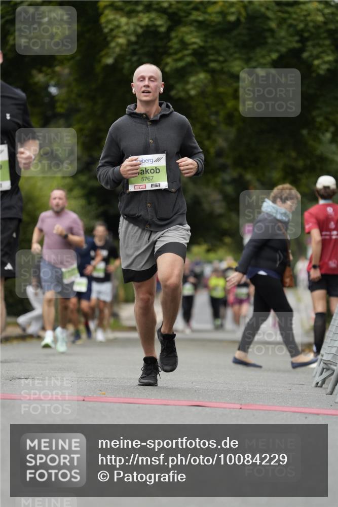 30.08.2026 - Blankeneser Heldenlauf Patografie http://msf.ph/oto/10084229 30.08.2026 10:23:43 Ziel 5095, 5196, 5300, 5762, 5766, 5767 meine-sportfotos.de