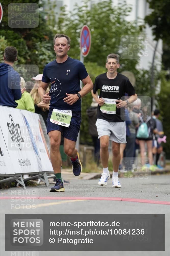 30.08.2026 - Blankeneser Heldenlauf Patografie http://msf.ph/oto/10084236 30.08.2026 10:23:52 Ziel 5431, 5482, 5523 meine-sportfotos.de