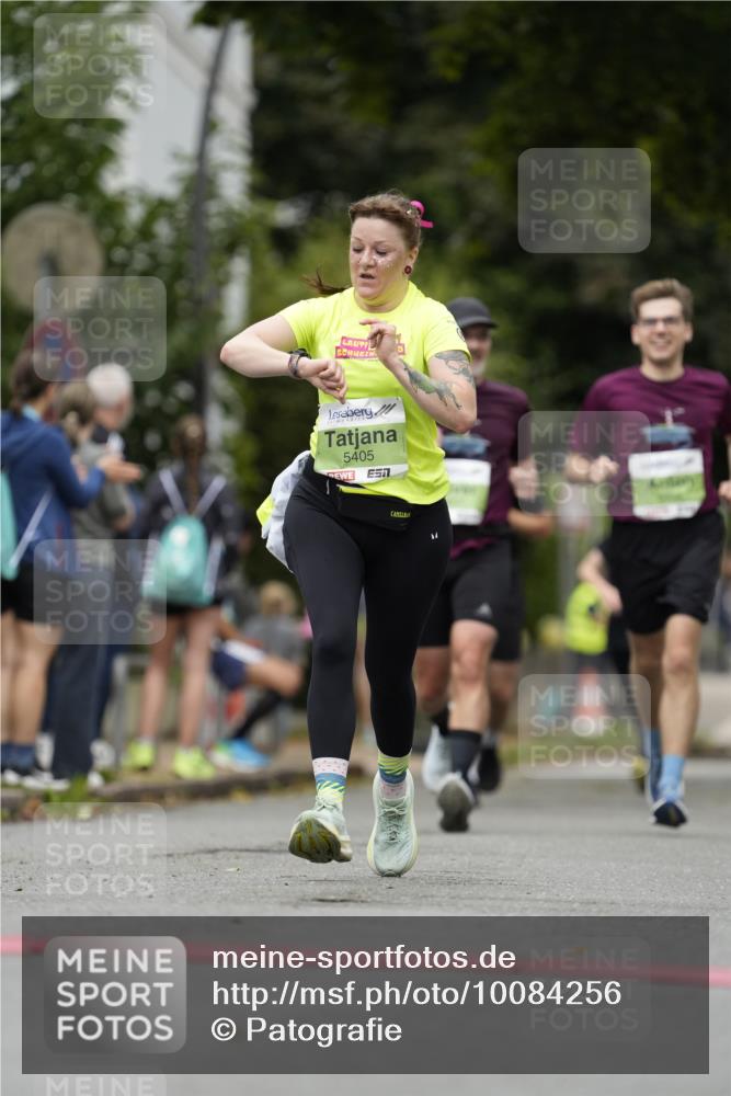 30.08.2026 - Blankeneser Heldenlauf Patografie http://msf.ph/oto/10084256 30.08.2026 10:24:05 Ziel 5277, 5333, 5405, 5438 meine-sportfotos.de