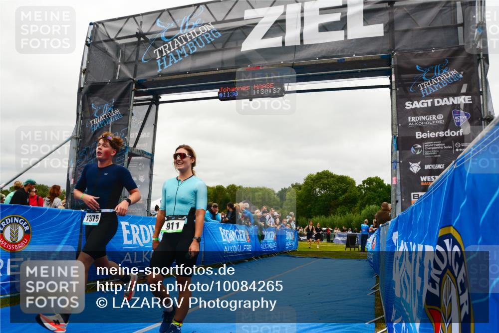 30.08.2026 - Elbe Triathlon Hamburg LAZAROV Photography http://msf.ph/oto/10084265 30.08.2026 11:40:49 Ziel 694, 911, 933, 1375 meine-sportfotos.de