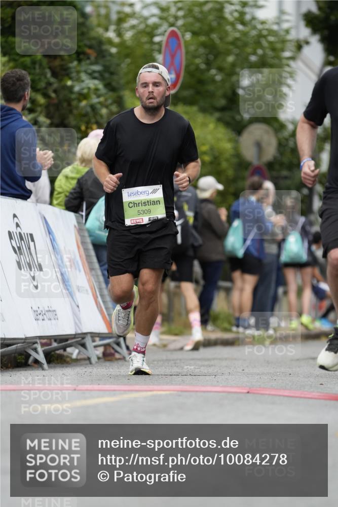 30.08.2026 - Blankeneser Heldenlauf Patografie http://msf.ph/oto/10084278 30.08.2026 10:24:23 Ziel 5008, 5086, 5137, 5309 meine-sportfotos.de