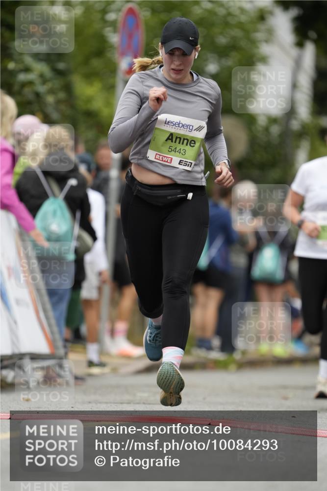 30.08.2026 - Blankeneser Heldenlauf Patografie http://msf.ph/oto/10084293 30.08.2026 10:24:36 Ziel 5028, 5087, 5172, 5443 meine-sportfotos.de