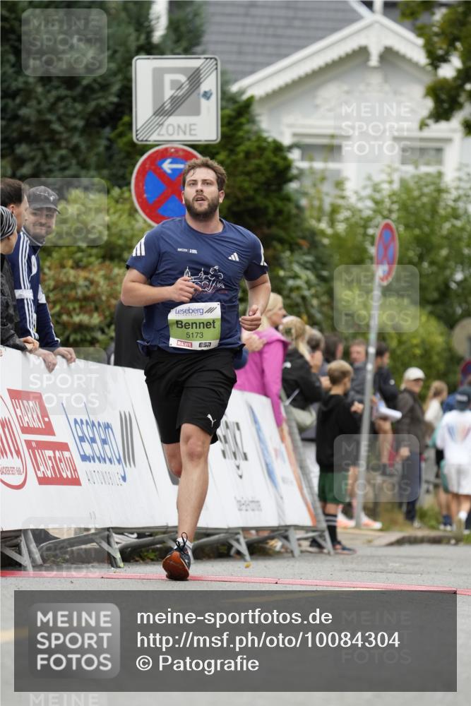 30.08.2026 - Blankeneser Heldenlauf Patografie http://msf.ph/oto/10084304 30.08.2026 10:24:43 Ziel 5011, 5028, 5172, 5173, 5443, 5690, 5809 meine-sportfotos.de