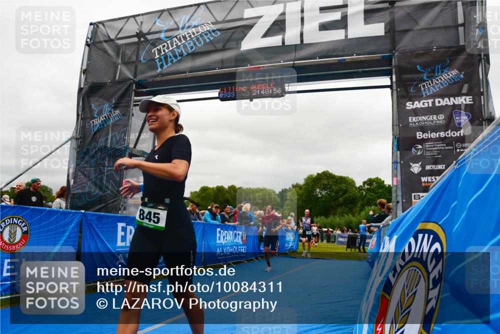 30.08.2026 - Elbe Triathlon Hamburg LAZAROV Photography http://msf.ph/oto/10084311 30.08.2026 11:41:06 Ziel 845, 920, 1302 meine-sportfotos.de