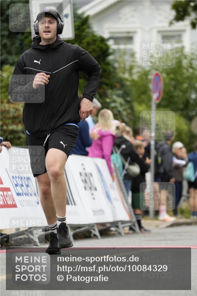 30.08.2026 - Blankeneser Heldenlauf Patografie http://msf.ph/oto/10084329 30.08.2026 10:25:01 Ziel 5168, 5428, 5501, 5629 meine-sportfotos.de