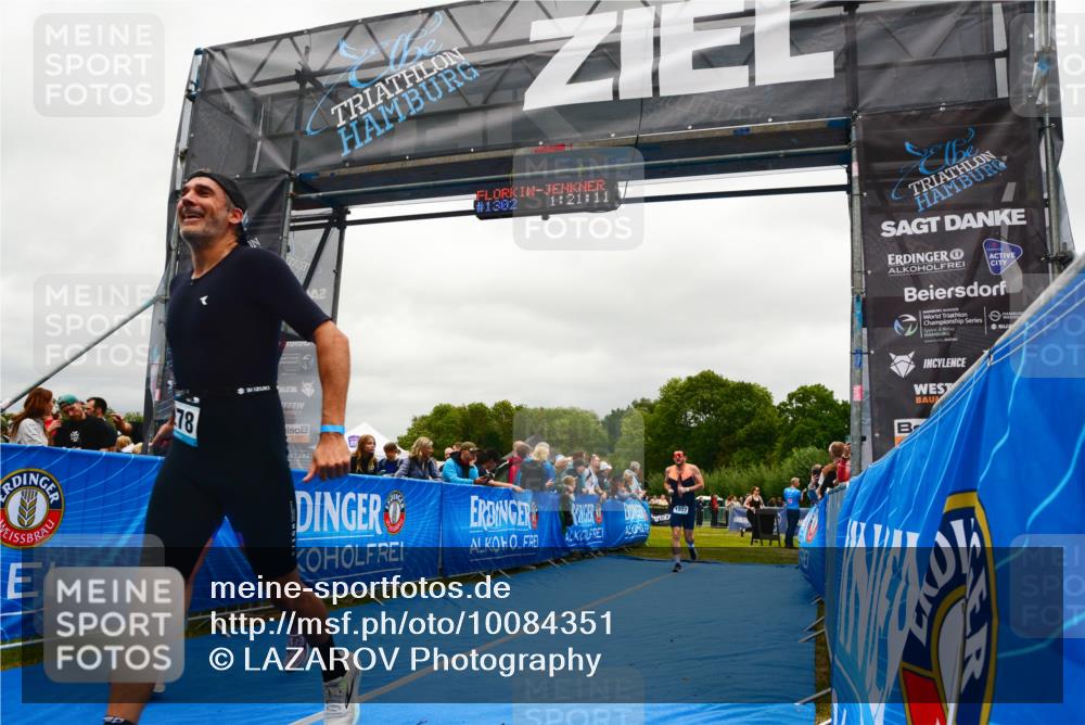 30.08.2026 - Elbe Triathlon Hamburg LAZAROV Photography http://msf.ph/oto/10084351 30.08.2026 11:41:24 Ziel 806, 1202, 1278 meine-sportfotos.de