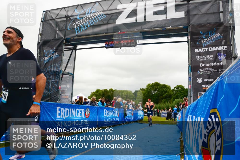 30.08.2026 - Elbe Triathlon Hamburg LAZAROV Photography http://msf.ph/oto/10084352 30.08.2026 11:41:24 Ziel 806, 1202, 1278 meine-sportfotos.de