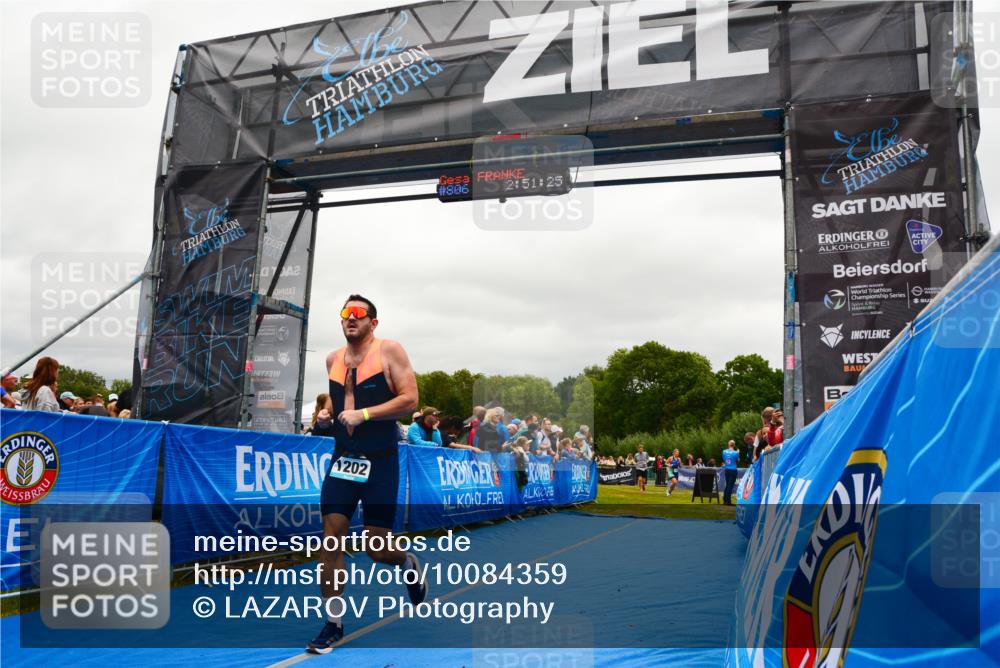 30.08.2026 - Elbe Triathlon Hamburg LAZAROV Photography http://msf.ph/oto/10084359 30.08.2026 11:41:27 Ziel 806, 1202, 1209, 1278 meine-sportfotos.de
