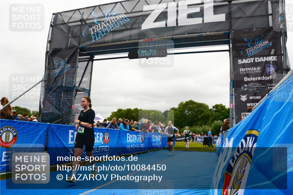 30.08.2026 - Elbe Triathlon Hamburg LAZAROV Photography http://msf.ph/oto/10084450 30.08.2026 11:42:19 Ziel 792, 817, 864 meine-sportfotos.de