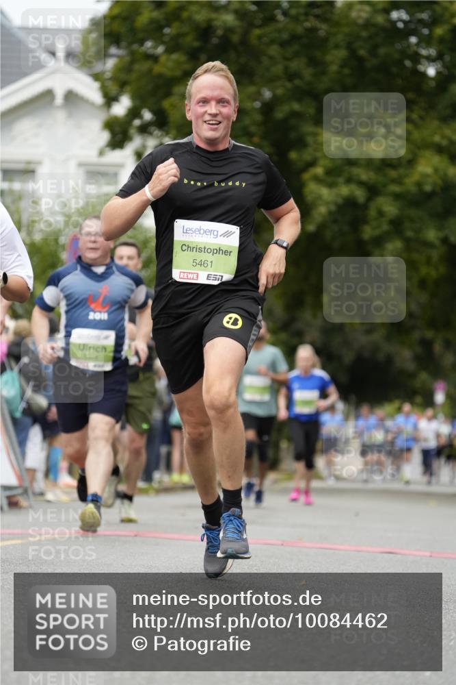 30.08.2026 - Blankeneser Heldenlauf Patografie http://msf.ph/oto/10084462 30.08.2026 10:26:11 Ziel 5001, 5284, 5316, 5326, 5461, 5599, 5670, 5671, 5672, 5787, 5792, 5875 meine-sportfotos.de