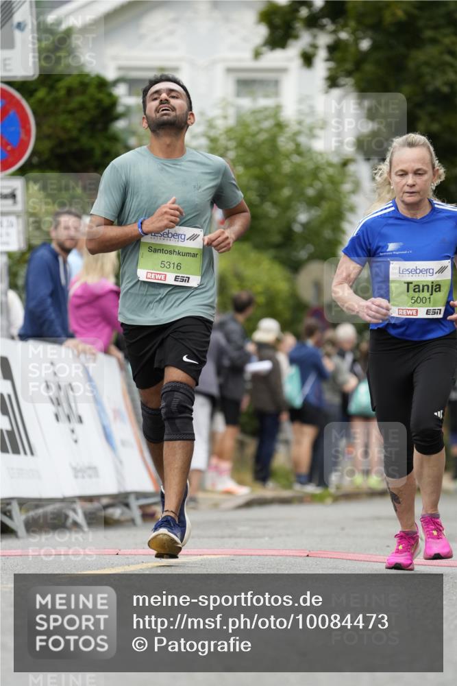 30.08.2026 - Blankeneser Heldenlauf Patografie http://msf.ph/oto/10084473 30.08.2026 10:26:16 Ziel 5001, 5284, 5316, 5326, 5461, 5670, 5671, 5787, 5792 meine-sportfotos.de