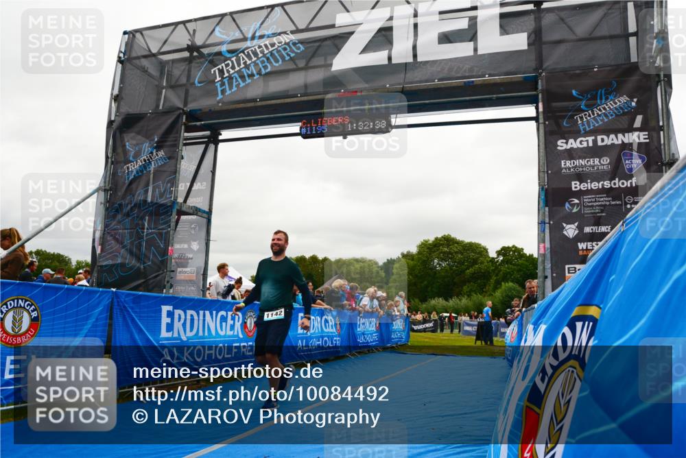 30.08.2026 - Elbe Triathlon Hamburg LAZAROV Photography http://msf.ph/oto/10084492 30.08.2026 11:42:41 Ziel 1142 meine-sportfotos.de
