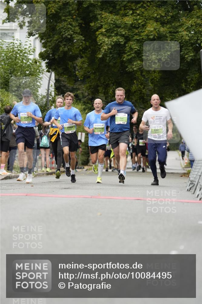 30.08.2026 - Blankeneser Heldenlauf Patografie http://msf.ph/oto/10084495 30.08.2026 10:26:26 Ziel 5009, 5799, 5800, 5801, 5854 meine-sportfotos.de