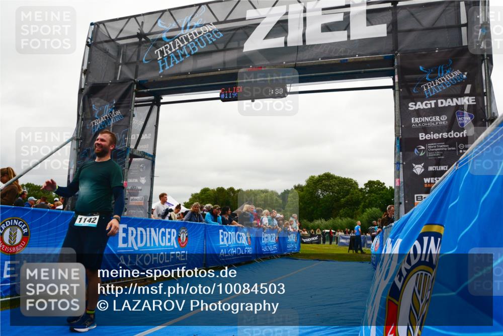 30.08.2026 - Elbe Triathlon Hamburg LAZAROV Photography http://msf.ph/oto/10084503 30.08.2026 11:42:42 Ziel 1142 meine-sportfotos.de