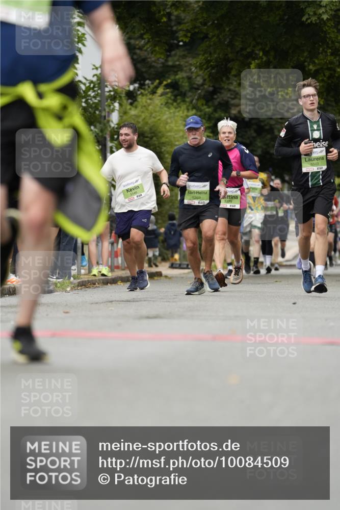30.08.2026 - Blankeneser Heldenlauf Patografie http://msf.ph/oto/10084509 30.08.2026 10:26:35 Ziel 5009, 5219, 5330, 5791, 5799, 5800, 5801, 5854 meine-sportfotos.de