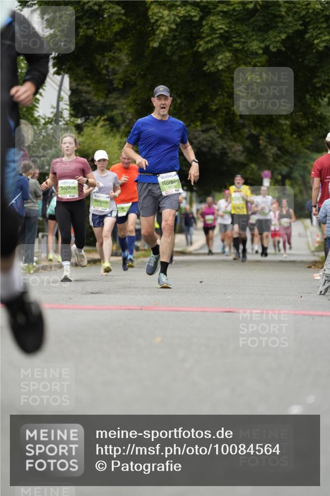 30.08.2026 - Blankeneser Heldenlauf Patografie http://msf.ph/oto/10084564 30.08.2026 10:26:56 Ziel 5018, 5023, 5233, 5271, 5299, 5323, 5349, 5465, 5474, 5498, 5505, 5506 meine-sportfotos.de