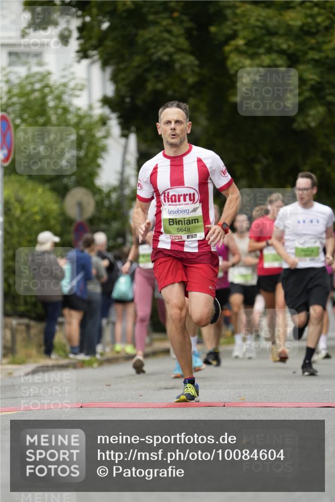 30.08.2026 - Blankeneser Heldenlauf Patografie http://msf.ph/oto/10084604 30.08.2026 10:27:12 Ziel 5269, 5314, 5607, 5648, 5724, 5845 meine-sportfotos.de