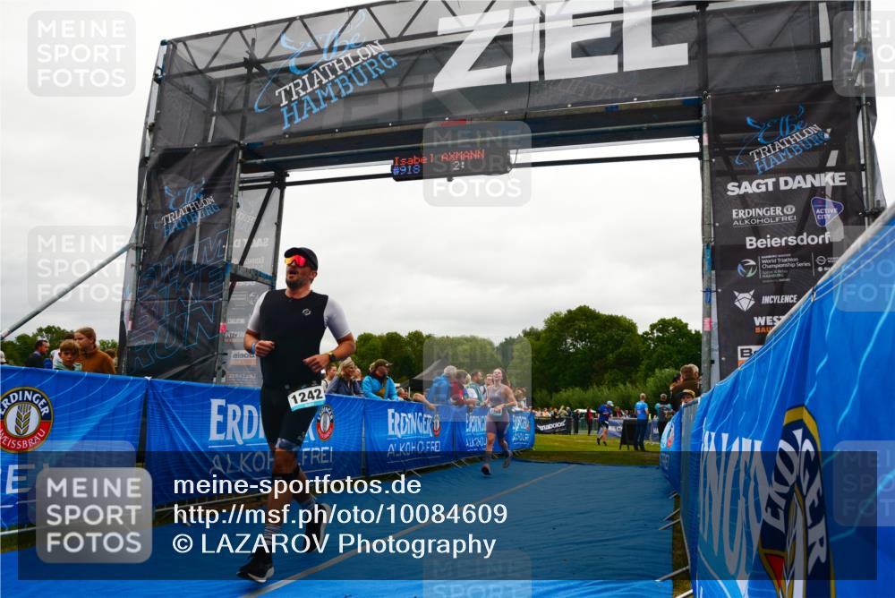 30.08.2026 - Elbe Triathlon Hamburg LAZAROV Photography http://msf.ph/oto/10084609 30.08.2026 11:43:24 Ziel 1242, 1390 meine-sportfotos.de