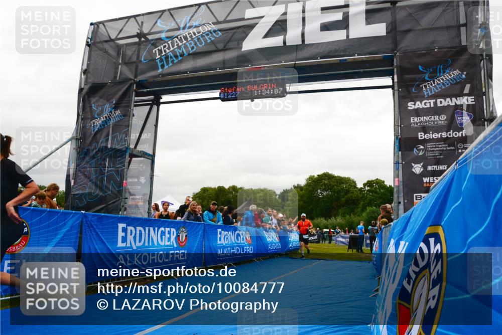 30.08.2026 - Elbe Triathlon Hamburg LAZAROV Photography http://msf.ph/oto/10084777 30.08.2026 11:44:25 Ziel 808, 875, 1239 meine-sportfotos.de