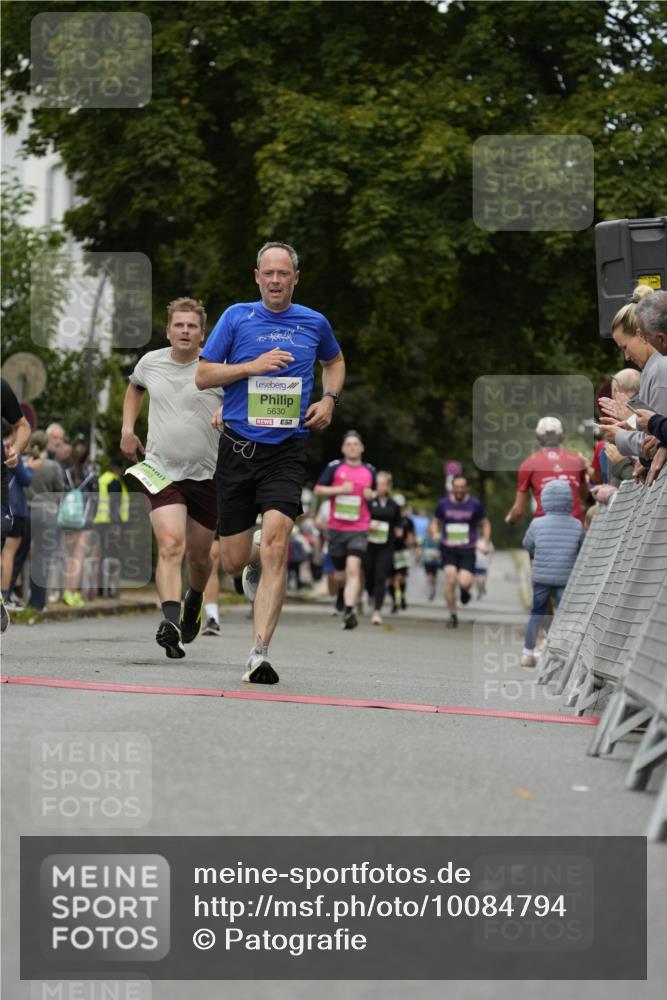 30.08.2026 - Blankeneser Heldenlauf Patografie http://msf.ph/oto/10084794 30.08.2026 10:29:05 Ziel 5222, 5286, 5483, 5630, 5895 meine-sportfotos.de