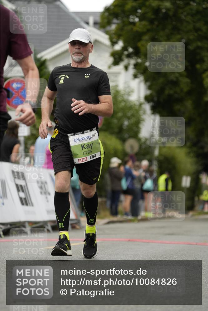 30.08.2026 - Blankeneser Heldenlauf Patografie http://msf.ph/oto/10084826 30.08.2026 10:29:25 Ziel 5499, 5528, 5656, 5765 meine-sportfotos.de