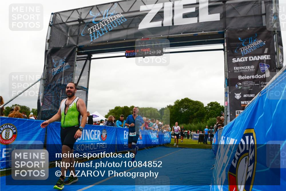 30.08.2026 - Elbe Triathlon Hamburg LAZAROV Photography http://msf.ph/oto/10084852 30.08.2026 11:44:48 Ziel 553, 810, 1082, 1258, 1326 meine-sportfotos.de