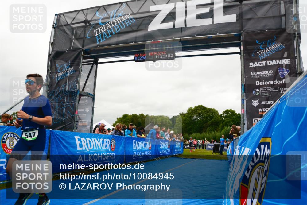 30.08.2026 - Elbe Triathlon Hamburg LAZAROV Photography http://msf.ph/oto/10084945 30.08.2026 11:45:23 Ziel 547, 868, 969 meine-sportfotos.de