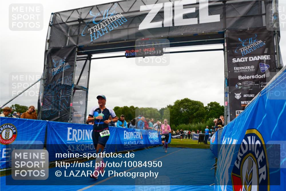 30.08.2026 - Elbe Triathlon Hamburg LAZAROV Photography http://msf.ph/oto/10084950 30.08.2026 11:45:30 Ziel 868, 969 meine-sportfotos.de