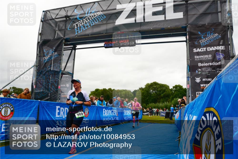 30.08.2026 - Elbe Triathlon Hamburg LAZAROV Photography http://msf.ph/oto/10084953 30.08.2026 11:45:30 Ziel 868, 969 meine-sportfotos.de