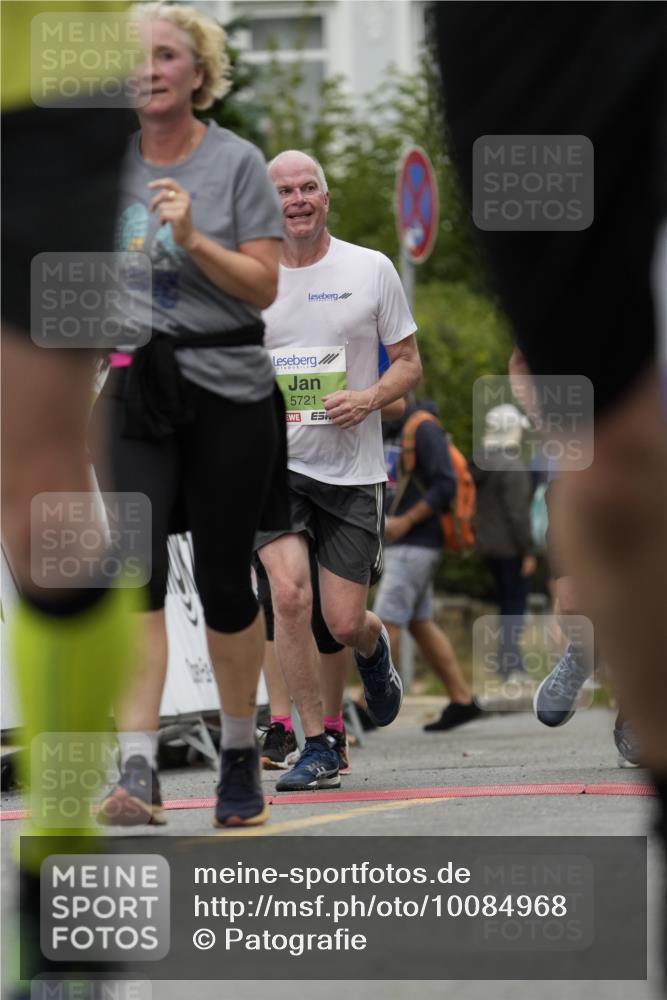 30.08.2026 - Blankeneser Heldenlauf Patografie http://msf.ph/oto/10084968 30.08.2026 10:31:00 Ziel 5132, 5226, 5460, 5507, 5677, 5720, 5721 meine-sportfotos.de