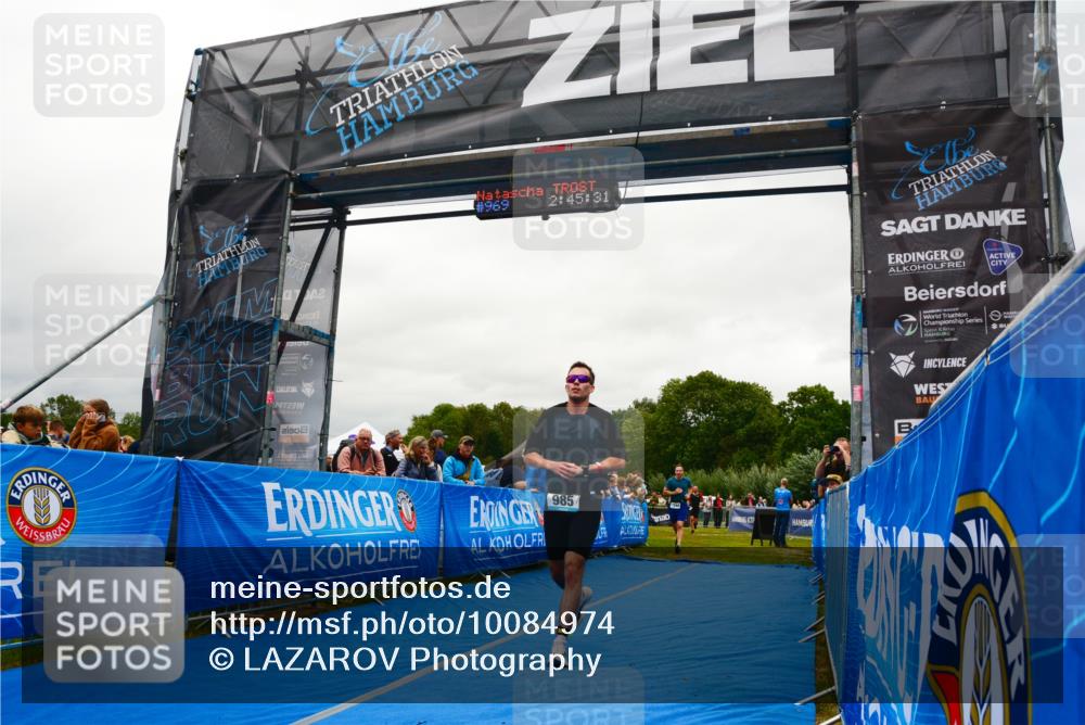 30.08.2026 - Elbe Triathlon Hamburg LAZAROV Photography http://msf.ph/oto/10084974 30.08.2026 11:45:40 Ziel 985, 1248, 1299 meine-sportfotos.de