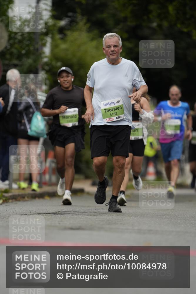 30.08.2026 - Blankeneser Heldenlauf Patografie http://msf.ph/oto/10084978 30.08.2026 10:31:11 Ziel 5514, 5516 meine-sportfotos.de