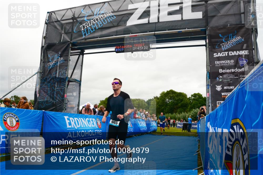 30.08.2026 - Elbe Triathlon Hamburg LAZAROV Photography http://msf.ph/oto/10084979 30.08.2026 11:45:40 Ziel 985, 1248, 1299 meine-sportfotos.de