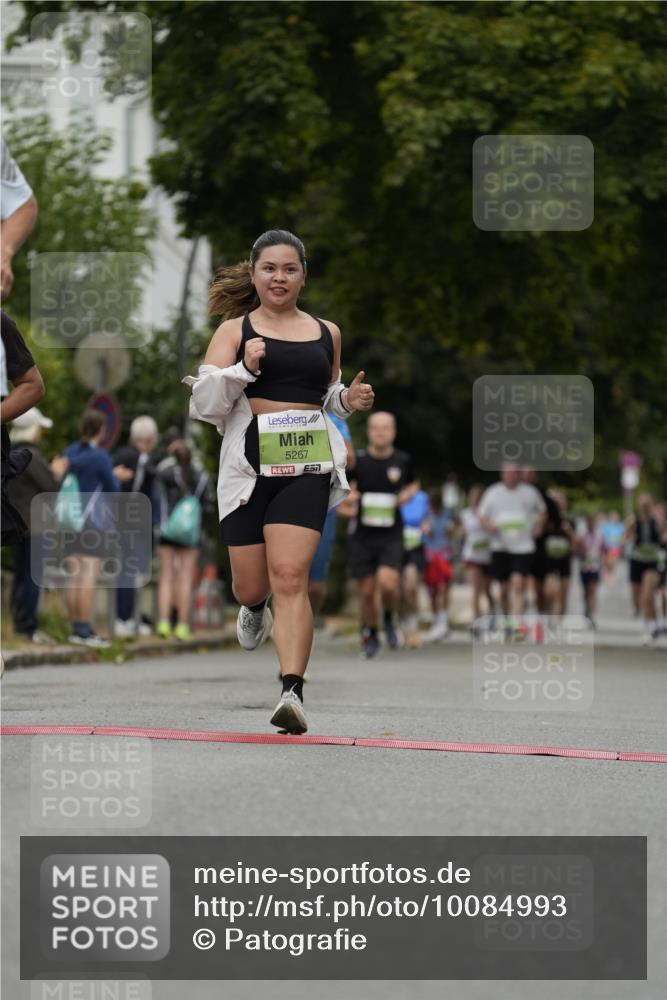 30.08.2026 - Blankeneser Heldenlauf Patografie http://msf.ph/oto/10084993 30.08.2026 10:31:18 Ziel 5182, 5267, 5346, 5715 meine-sportfotos.de