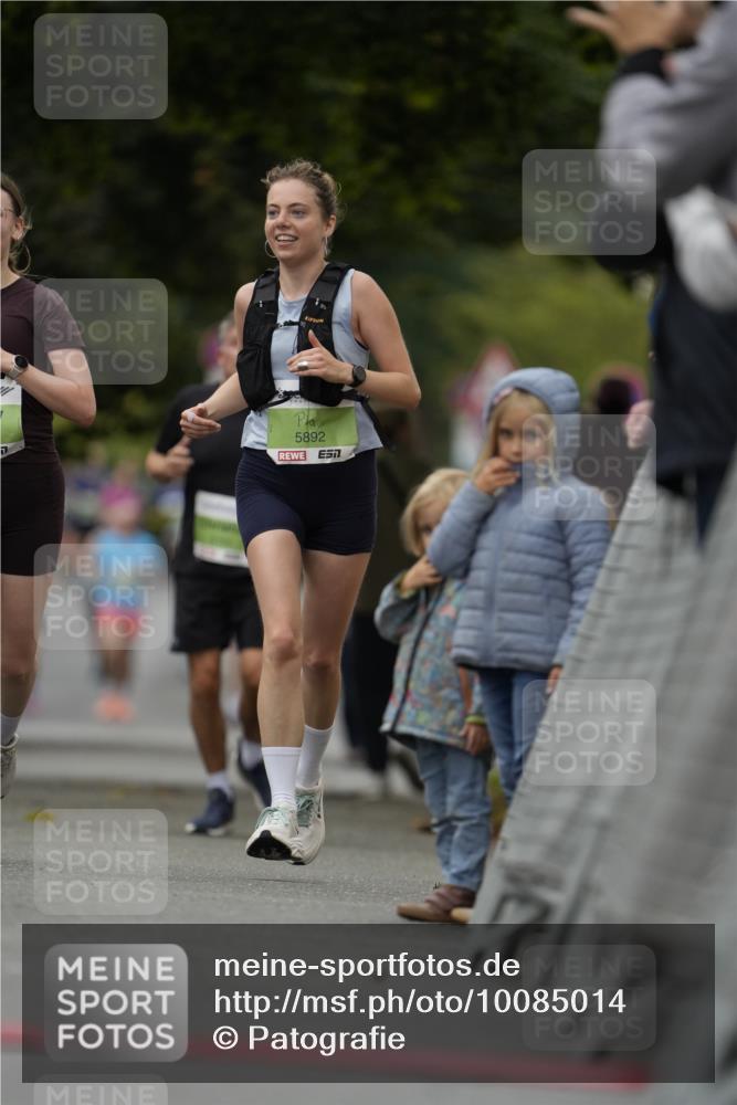 30.08.2026 - Blankeneser Heldenlauf Patografie http://msf.ph/oto/10085014 30.08.2026 10:31:28 Ziel 5108, 5141, 5157, 5552, 5715, 5885 meine-sportfotos.de