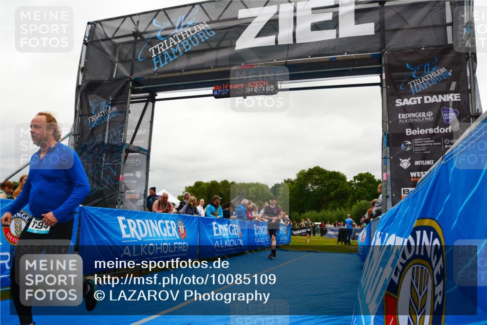 30.08.2026 - Elbe Triathlon Hamburg LAZAROV Photography http://msf.ph/oto/10085109 30.08.2026 11:47:10 Ziel 1294, 1311, 1379 meine-sportfotos.de