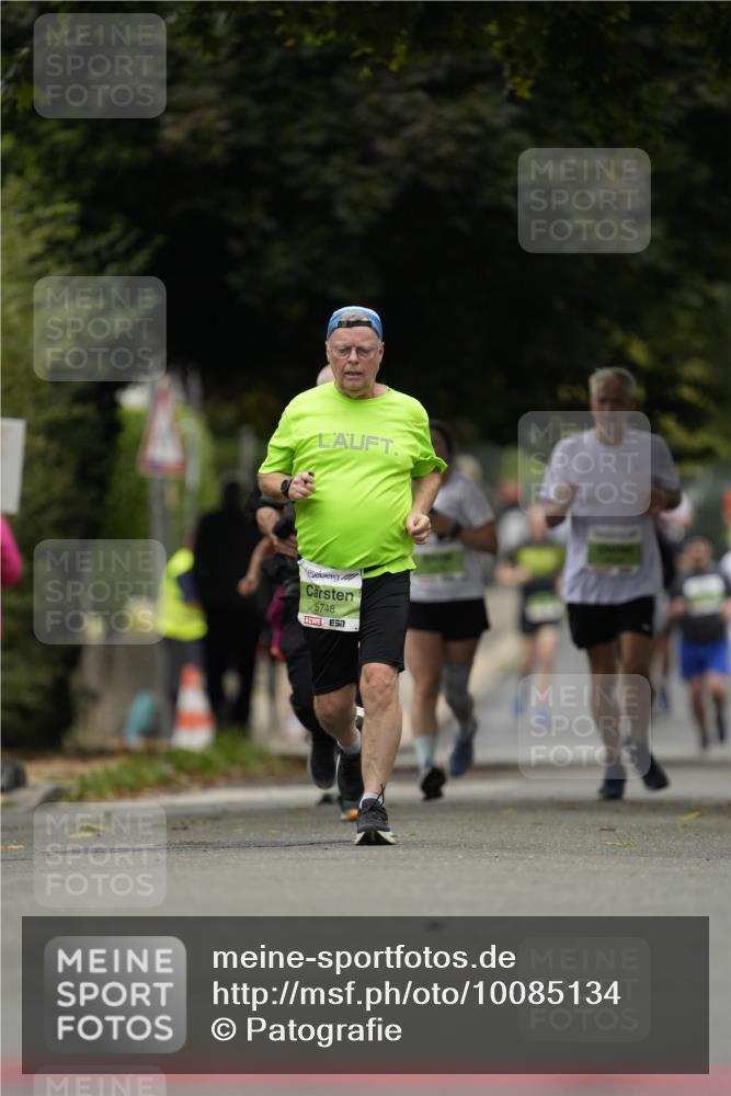 30.08.2026 - Blankeneser Heldenlauf Patografie http://msf.ph/oto/10085134 30.08.2026 10:32:39 Ziel 5003, 5530, 5692, 5717 meine-sportfotos.de