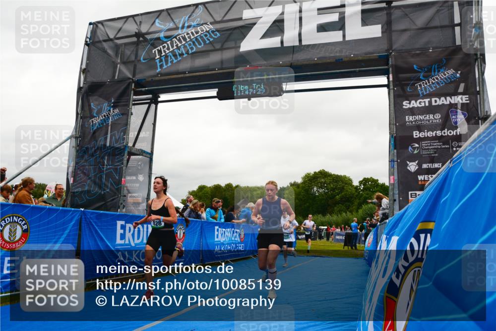 30.08.2026 - Elbe Triathlon Hamburg LAZAROV Photography http://msf.ph/oto/10085139 30.08.2026 11:47:29 Ziel 809, 814, 828, 857, 1383 meine-sportfotos.de