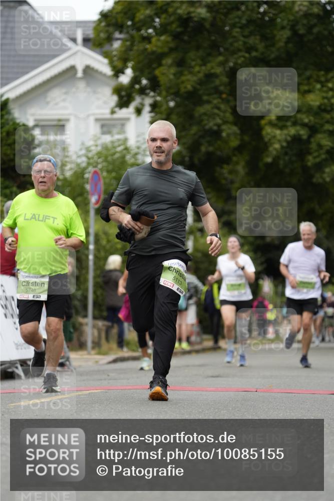 30.08.2026 - Blankeneser Heldenlauf Patografie http://msf.ph/oto/10085155 30.08.2026 10:32:50 Ziel 5046, 5113, 5500, 5573, 5748 meine-sportfotos.de