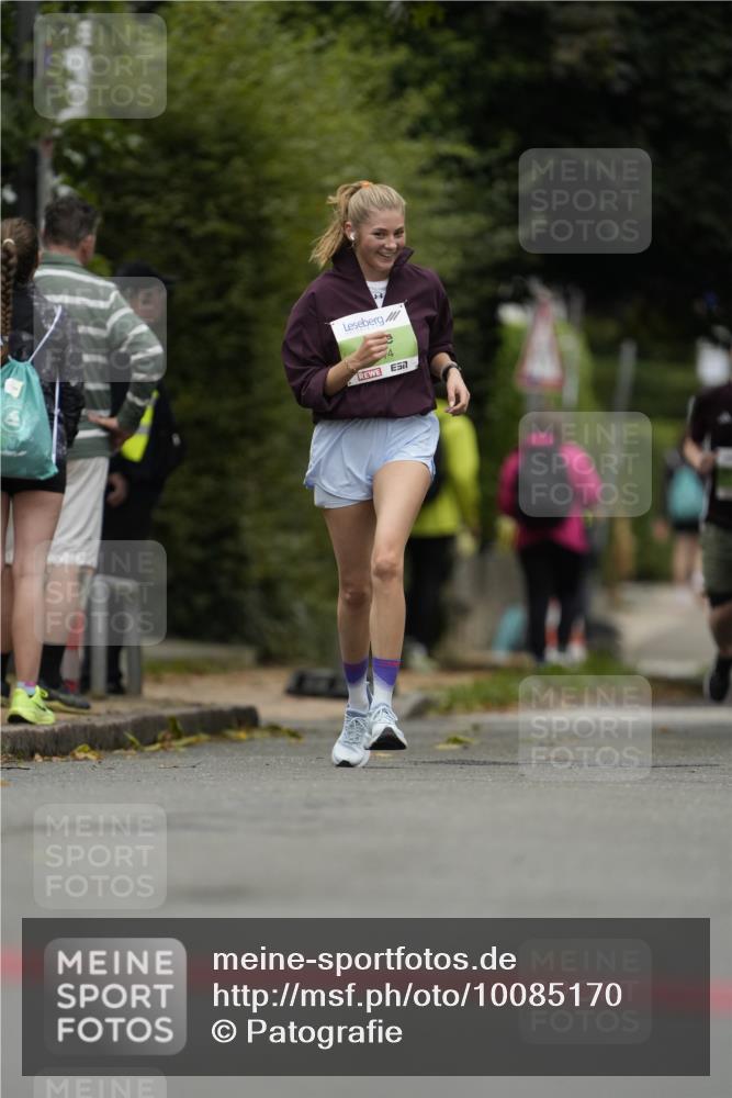 30.08.2026 - Blankeneser Heldenlauf Patografie http://msf.ph/oto/10085170 30.08.2026 10:32:58 Ziel 5046, 5500, 5573 meine-sportfotos.de