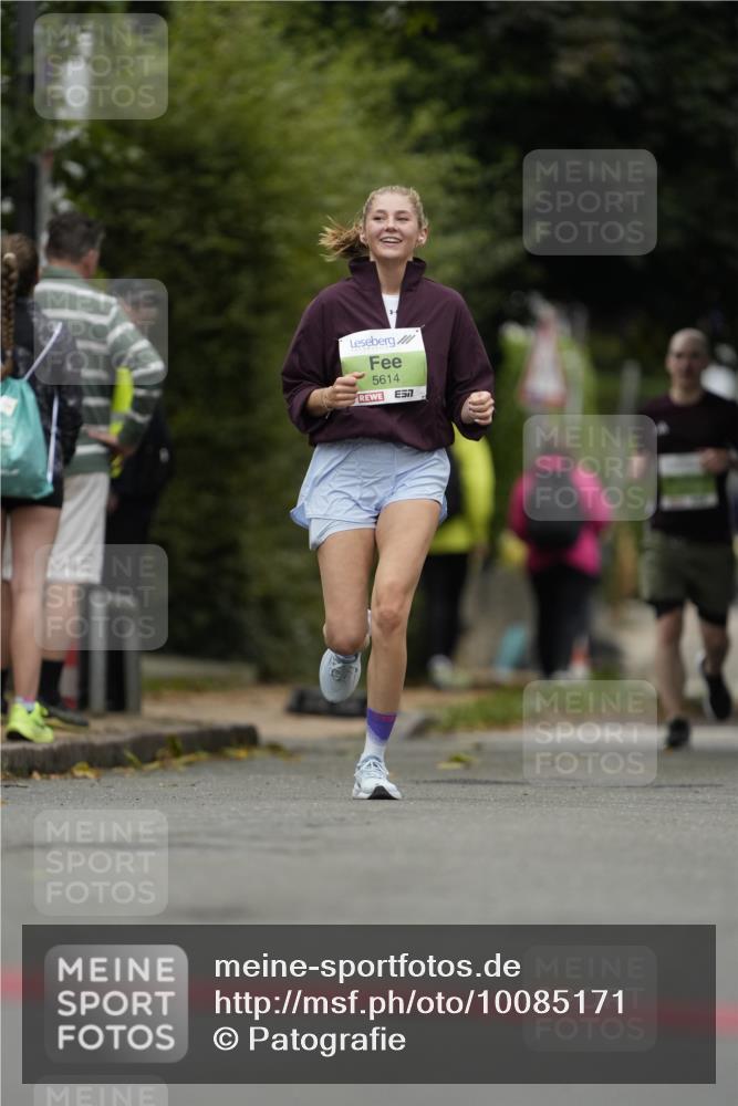 30.08.2026 - Blankeneser Heldenlauf Patografie http://msf.ph/oto/10085171 30.08.2026 10:32:59 Ziel 5046, 5500, 5573 meine-sportfotos.de