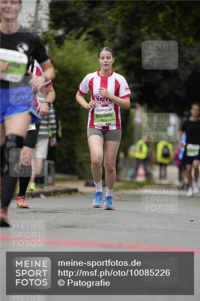 30.08.2026 - Blankeneser Heldenlauf Patografie http://msf.ph/oto/10085226 30.08.2026 10:33:29 Ziel 5134, 5825, 5826 meine-sportfotos.de