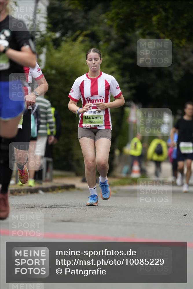30.08.2026 - Blankeneser Heldenlauf Patografie http://msf.ph/oto/10085229 30.08.2026 10:33:29 Ziel 5134, 5825, 5826 meine-sportfotos.de