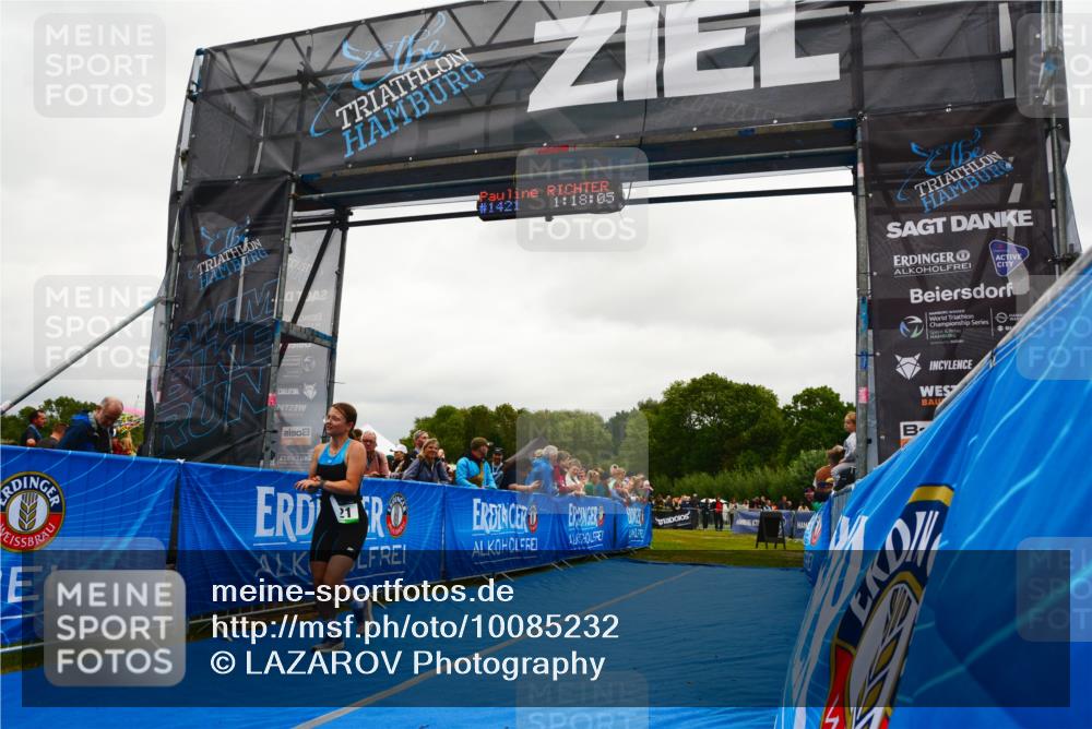 30.08.2026 - Elbe Triathlon Hamburg LAZAROV Photography http://msf.ph/oto/10085232 30.08.2026 11:48:12 Ziel 821 meine-sportfotos.de